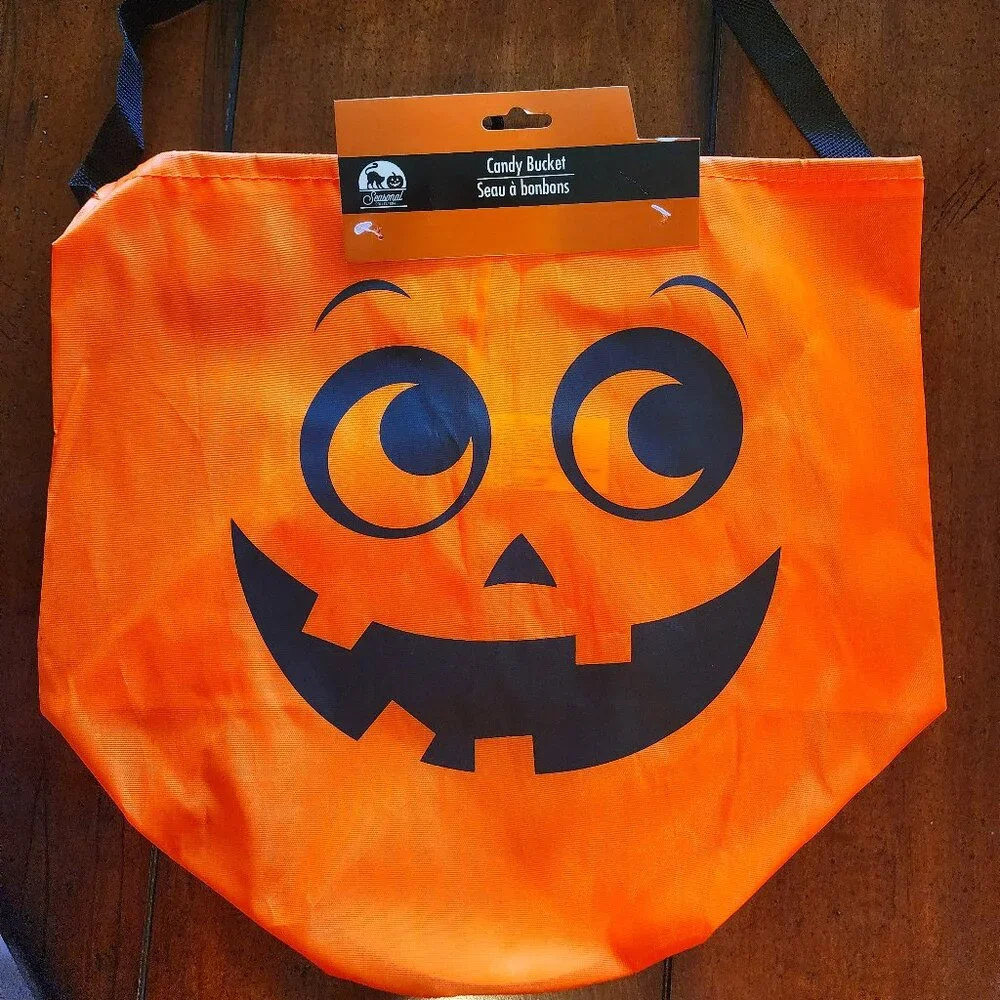 NWT Nylon Halloween Smiling Pumpkin Trick or Treat Candy Drawstring Bucket Bag
